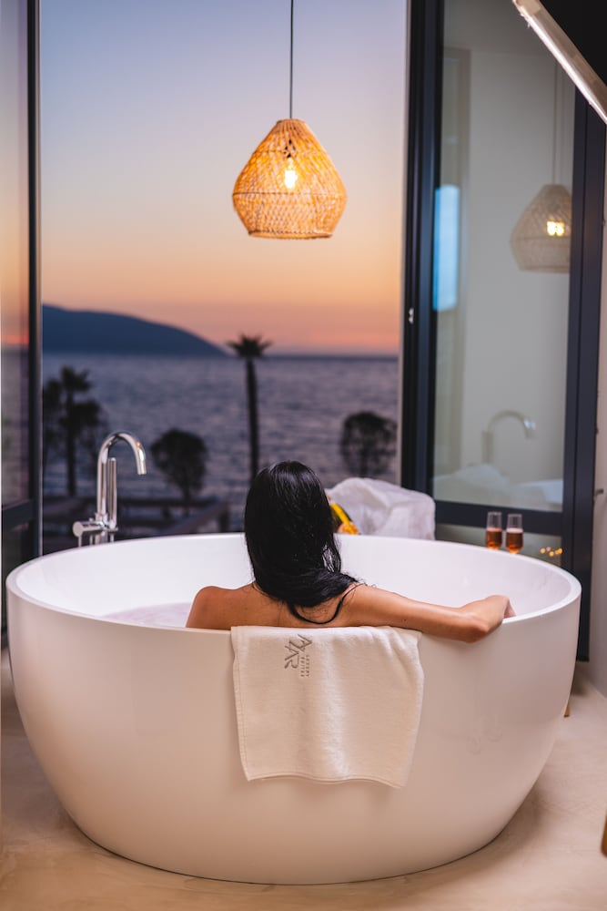

Catania - Riviera Albanese - Azar Luxury Suites