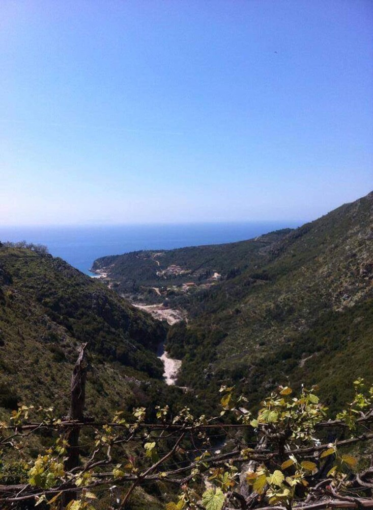 

Bari - Himarë - Stef & Stam