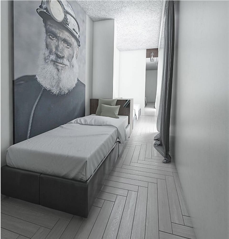 

Bari - Schiphol - Hotel New Kit