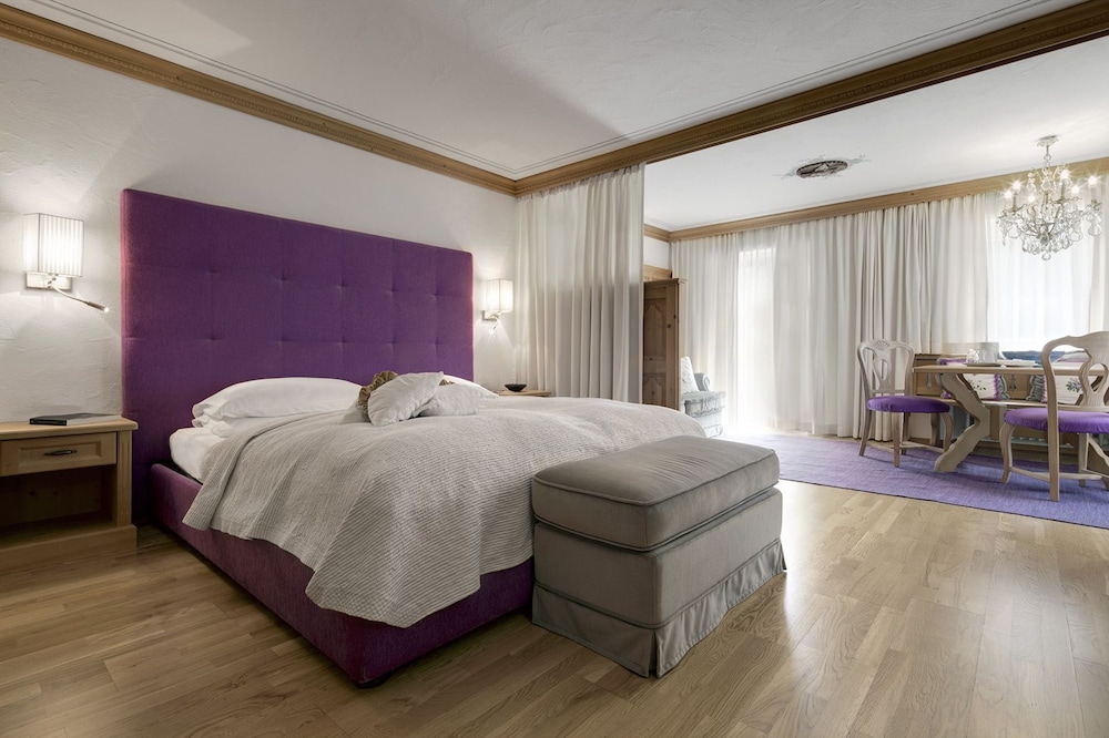 

Catania - Colfosco - Hotel La Perla: The Leading Hotels of the World