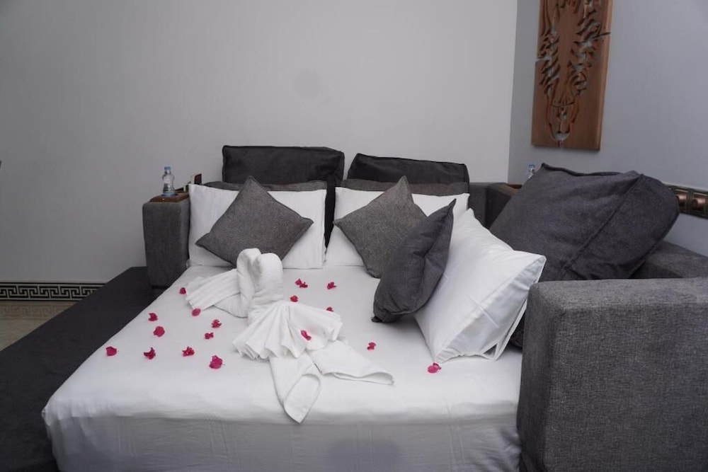 

Bari - Galle - Fortview International Hotel