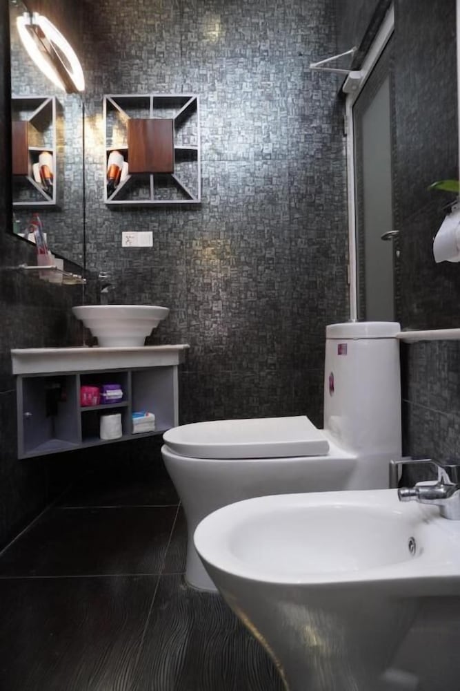 

Bologna - Galle - Fortview International Hotel