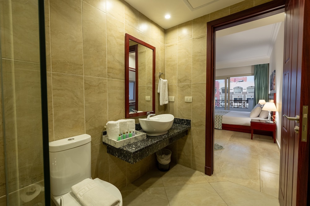 

Verona - Port Ghalib - Oyster Bay Beach Suites