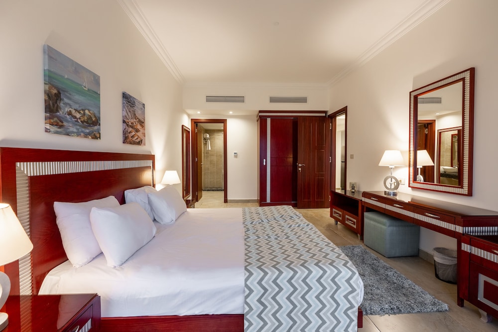

Bari - Port Ghalib - Oyster Bay Beach Suites