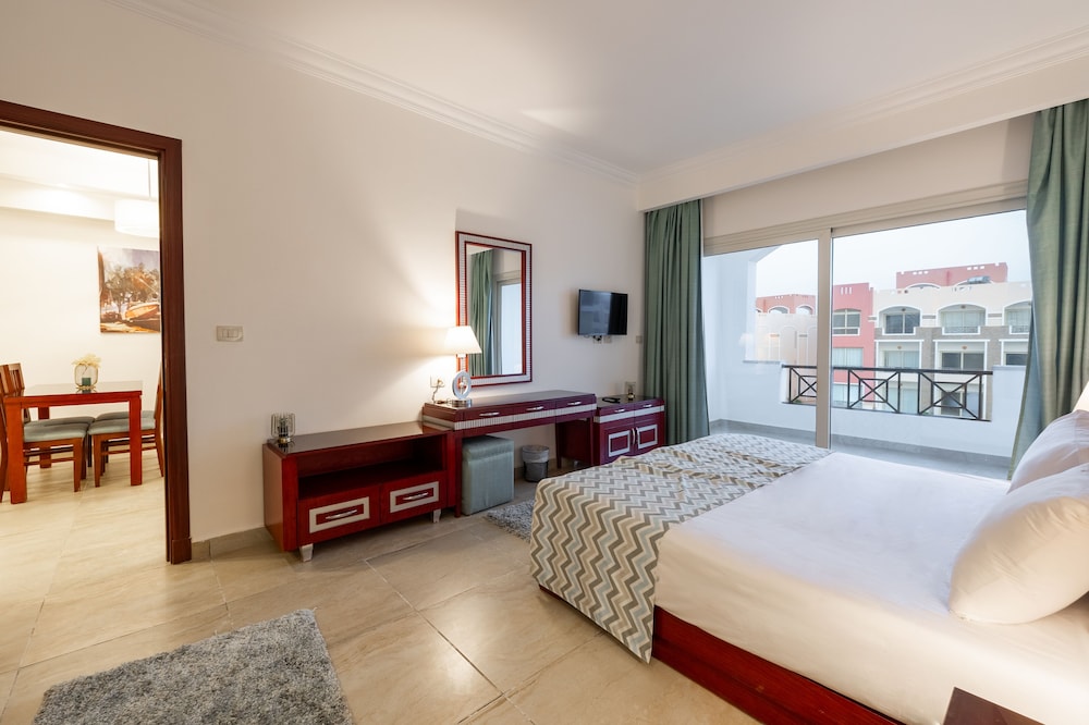 

Bologna - Port Ghalib - Oyster Bay Beach Suites