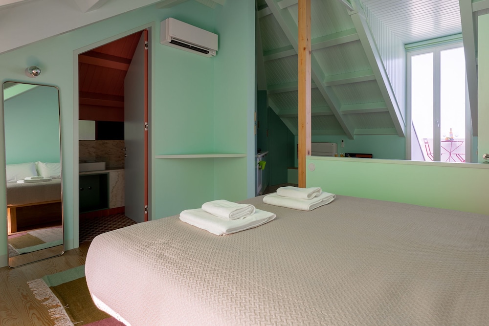 

Milano - Isla Canela - Pombaline Building V. Real Santo António