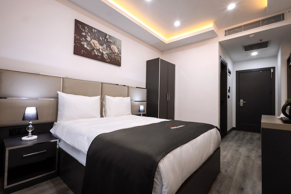 

Catania - Istanbul, New Airport - Meyzi Hotel