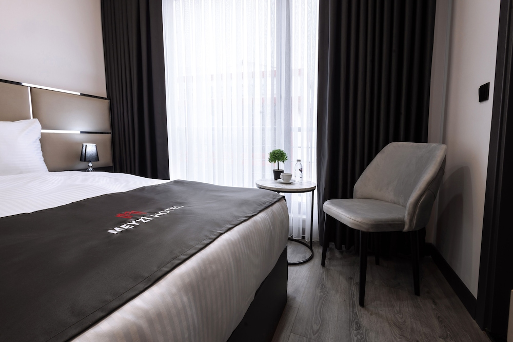 

Torino - Istanbul, New Airport - Meyzi Hotel