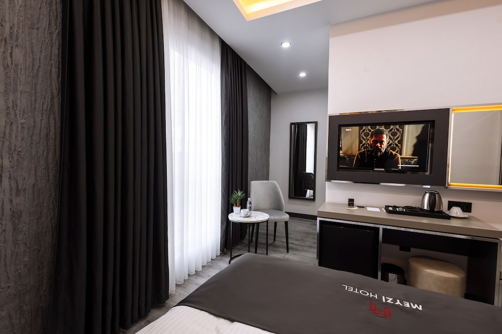 

Napoli - Istanbul, New Airport - Meyzi Hotel