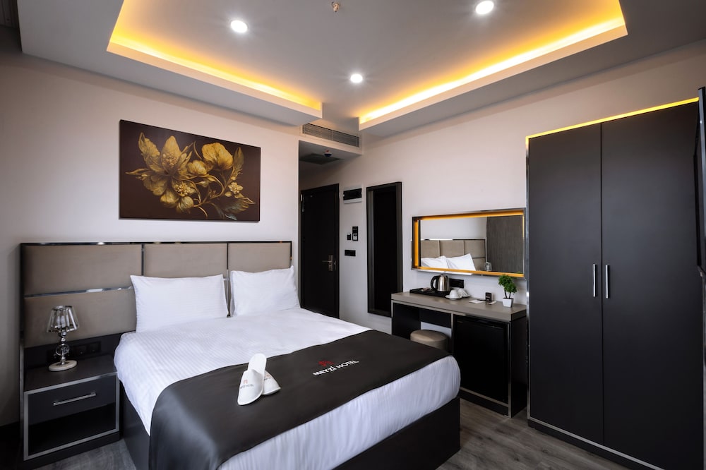 

Firenze - Istanbul, New Airport - Meyzi Hotel