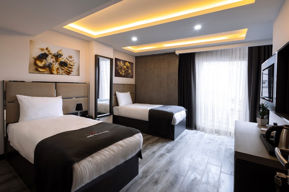 

Venezia - Istanbul, New Airport - Meyzi Hotel