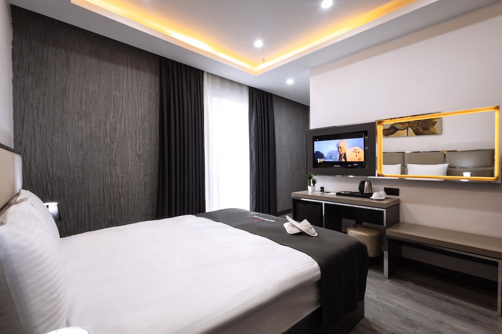

Napoli - Istanbul, New Airport - Meyzi Hotel