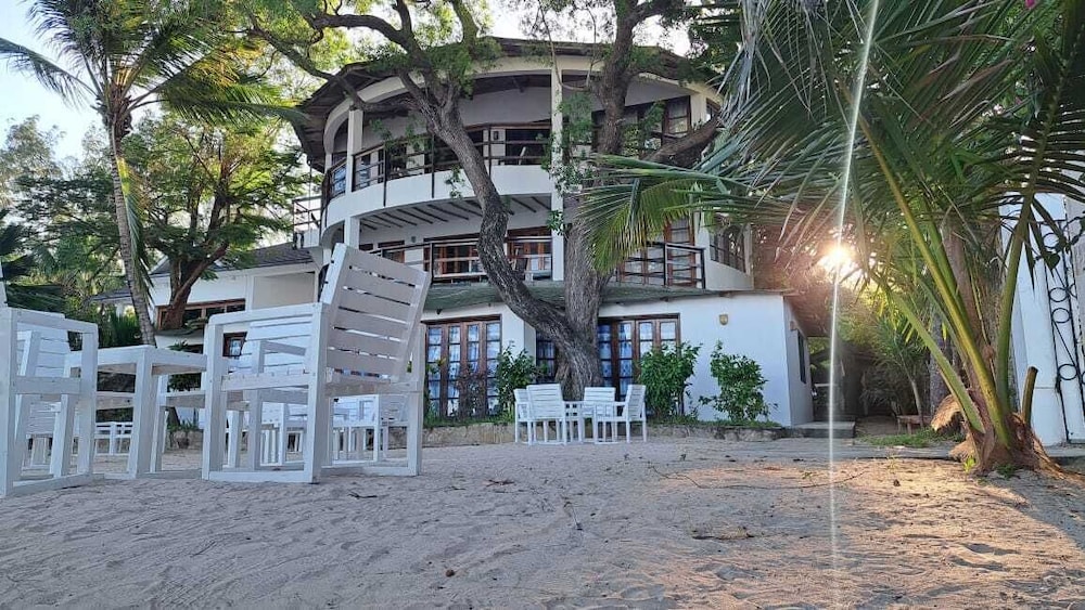 

Milano - Malindi - Silver sand beach hotel