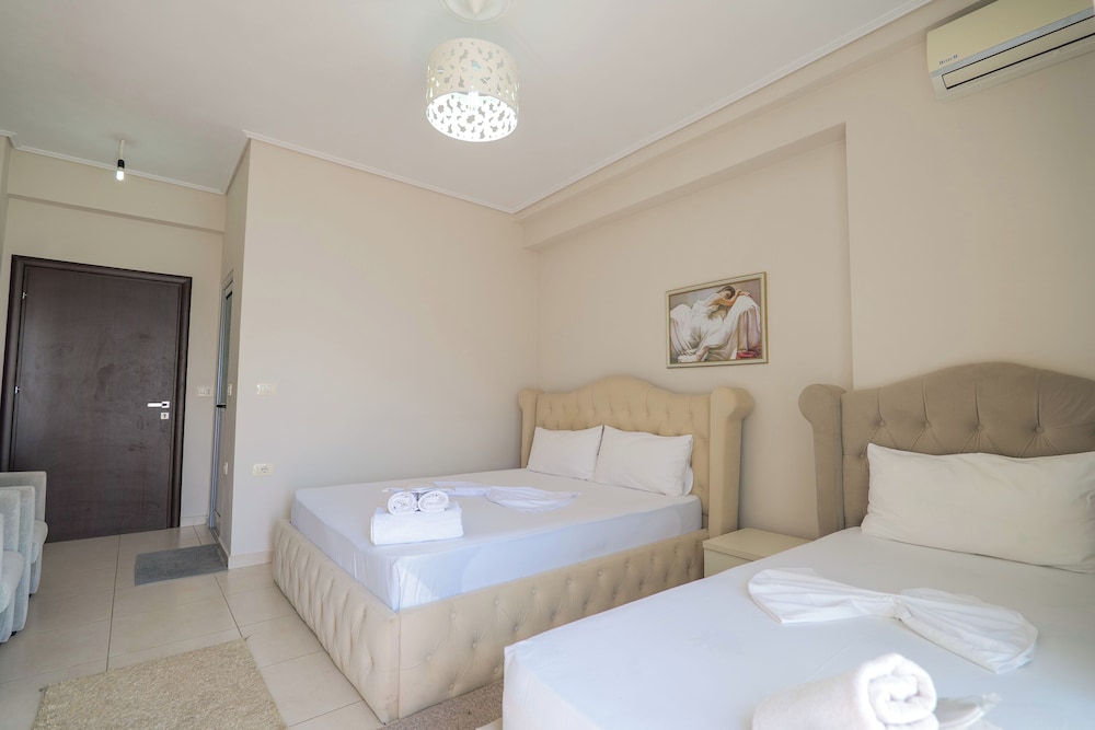 

Milano - Costa albanese - Hotel Sunrays