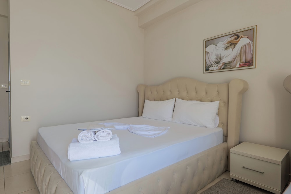 

Bari - Costa albanese - Hotel Sunrays