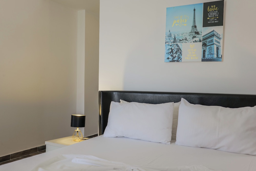 

Brindisi - Costa albanese - Hotel Sunrays