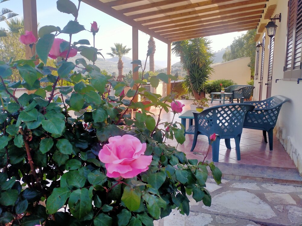 

Roma - Scopello, Trapani - Hotel Grotticelli