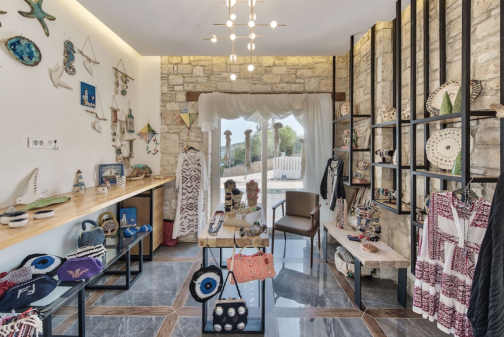 

Napoli - Koríthion - Aliv stone suites & spa