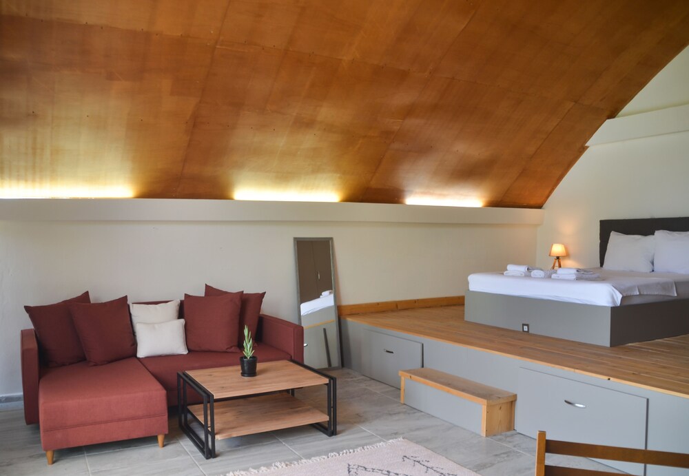 

Bari - Seferihisar - Quonset Glamping