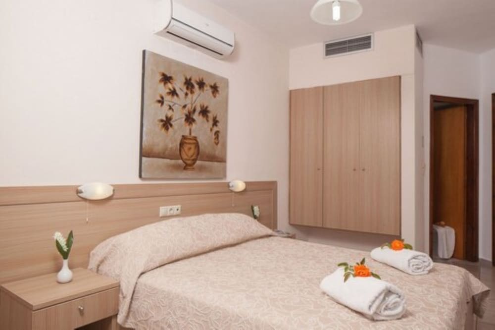 

Milano - Malevizi - Akti Corali Hotel