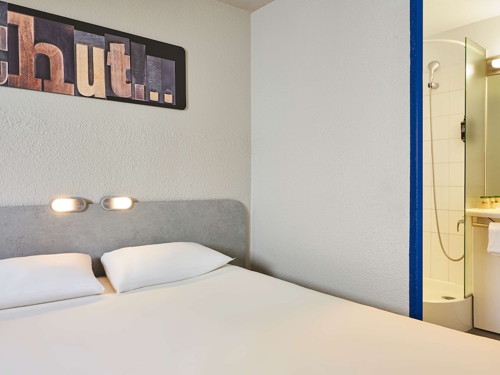 

Venezia - Versailles - ibis budget Versailles Chateau Saint cyr l'Ecole