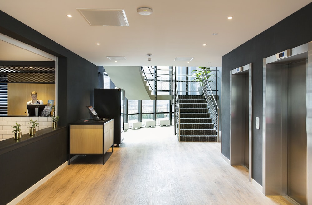 

Bologna - Hoofddorp - Corendon Urban Amsterdam Schiphol Airport Hotel