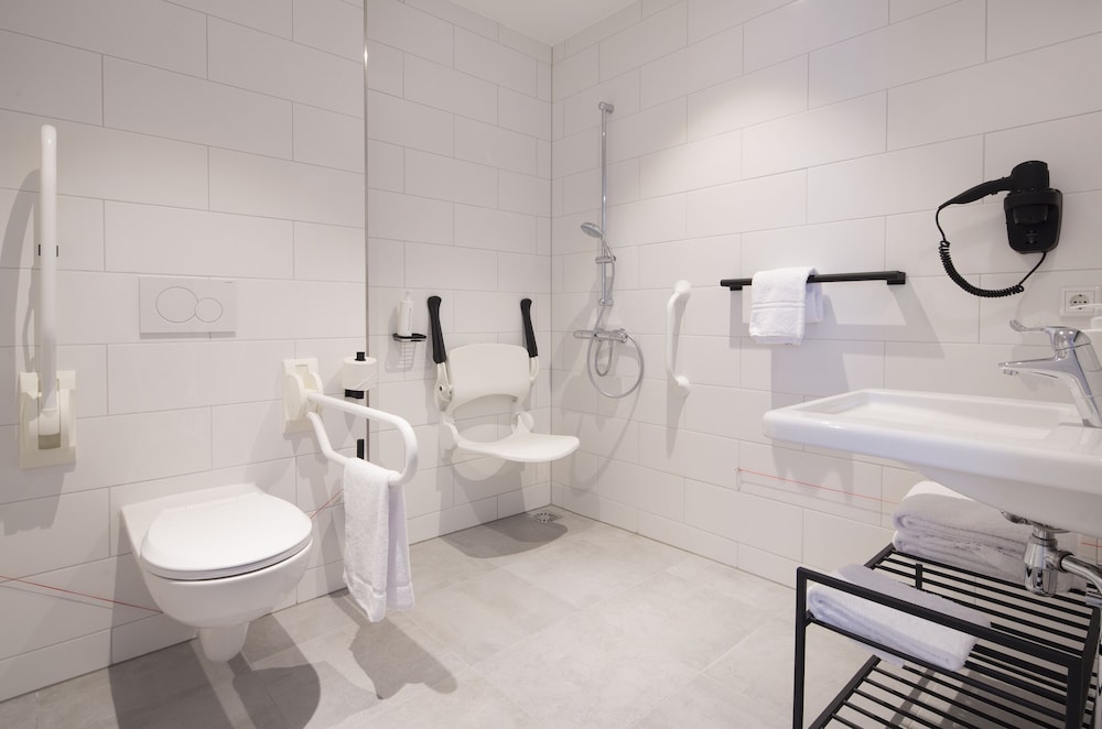 

Verona - Hoofddorp - Corendon Urban Amsterdam Schiphol Airport Hotel