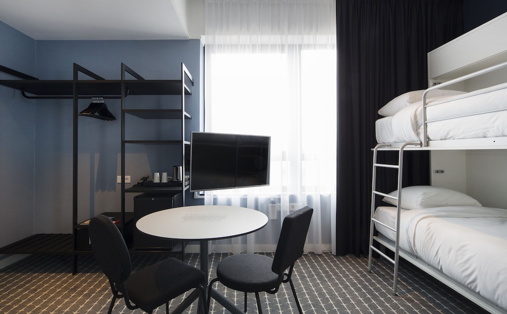 

Firenze - Aalsmeer - Corendon Urban Amsterdam Schiphol Airport Hotel