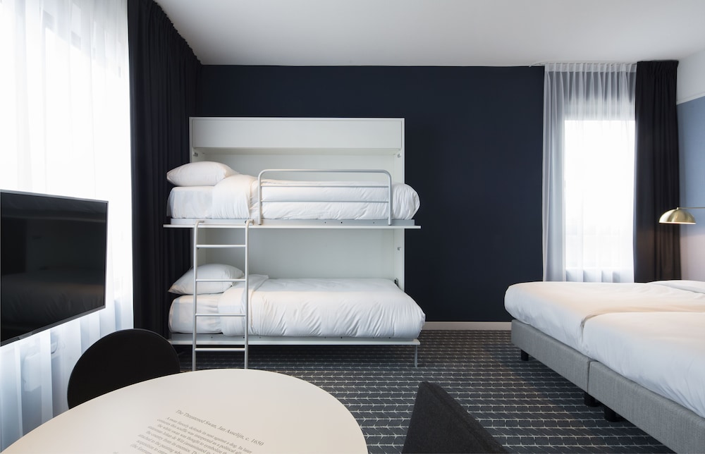 

Genova - Aalsmeer - Corendon Urban Amsterdam Schiphol Airport Hotel