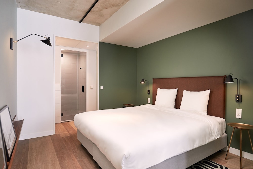 

Bari - Amstelveen - Corendon Apartments Amsterdam Schiphol Airport