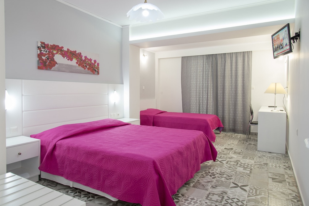 

Roma - Marmari - Byron Apartments