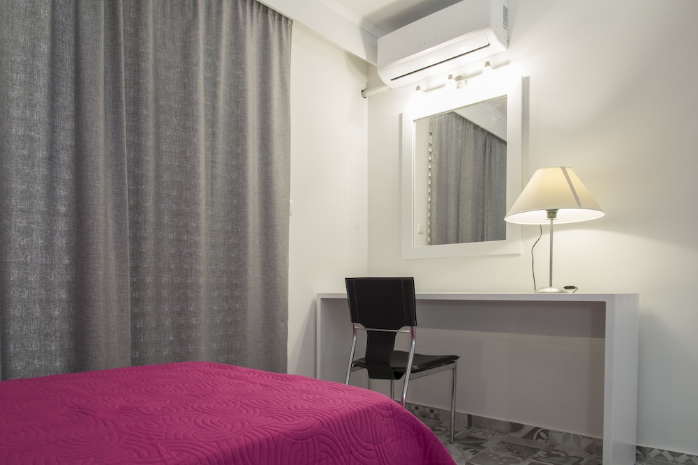

Pisa - Marmari - Byron Apartments