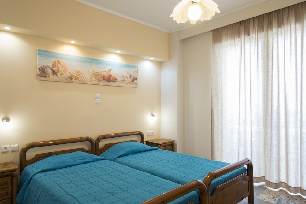 

Roma - Marmari - Byron Apartments