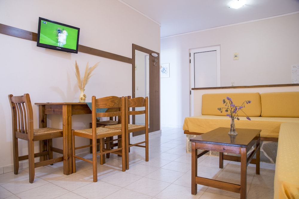

Bari - Tigaki - Byron Apartments
