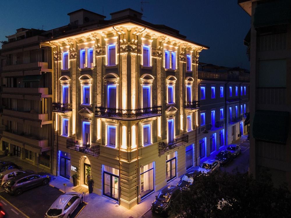 

Napoli - Versilia e Costa Toscana, Mare Italia - Vi Suites