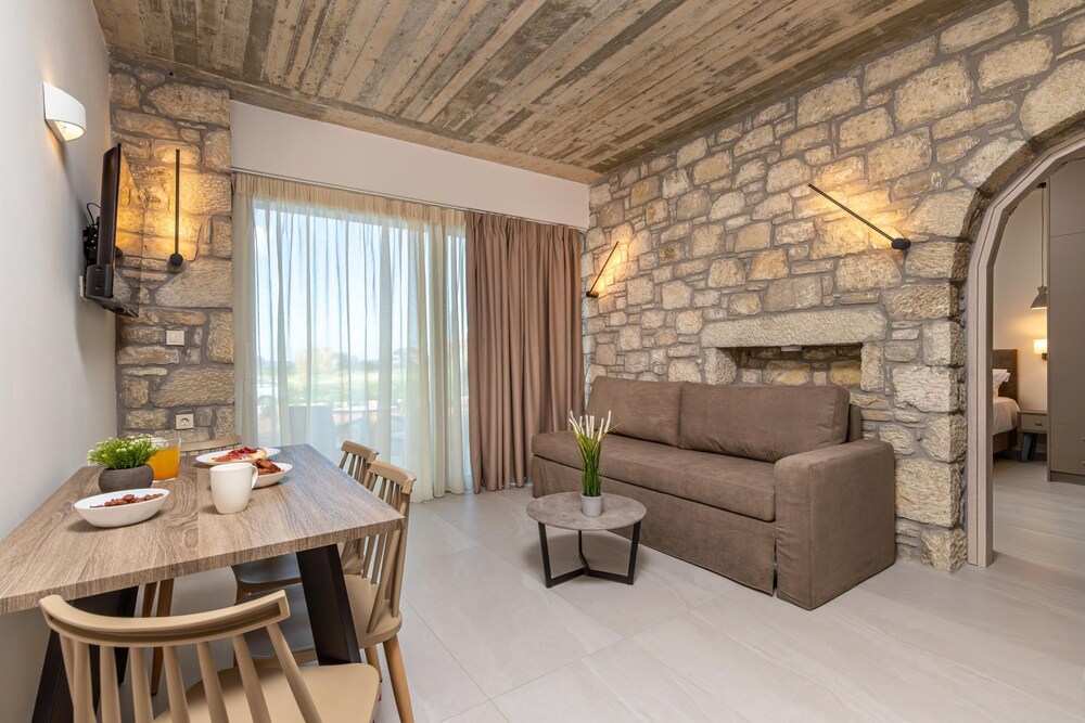 

Milano - Kolimbari - Achatis Apartments with sea view