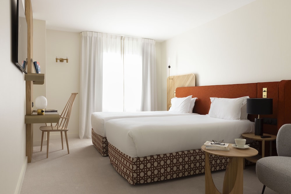 

Pisa - Palaiseau - Le Plessis Grand Hotel