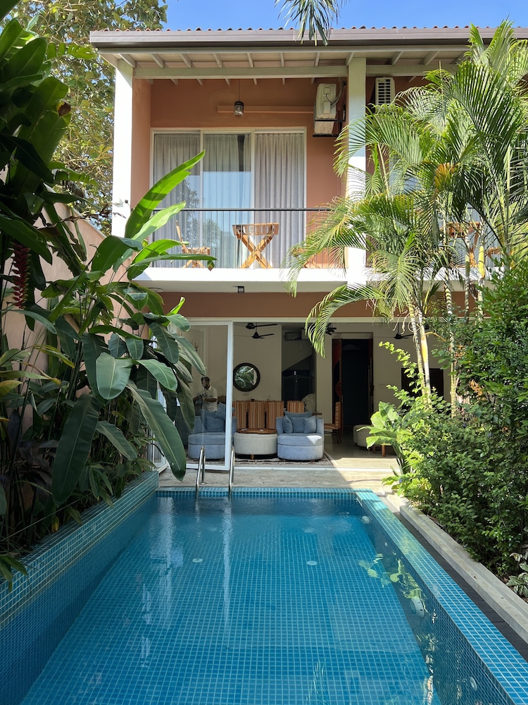 

Milano - Sri Jayewardenepura Kotte - Angam Villas Colombo