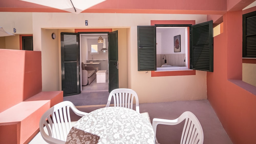 

Roma - Cala`n Forcat - Sant Joan Apartaments - Adults Only
