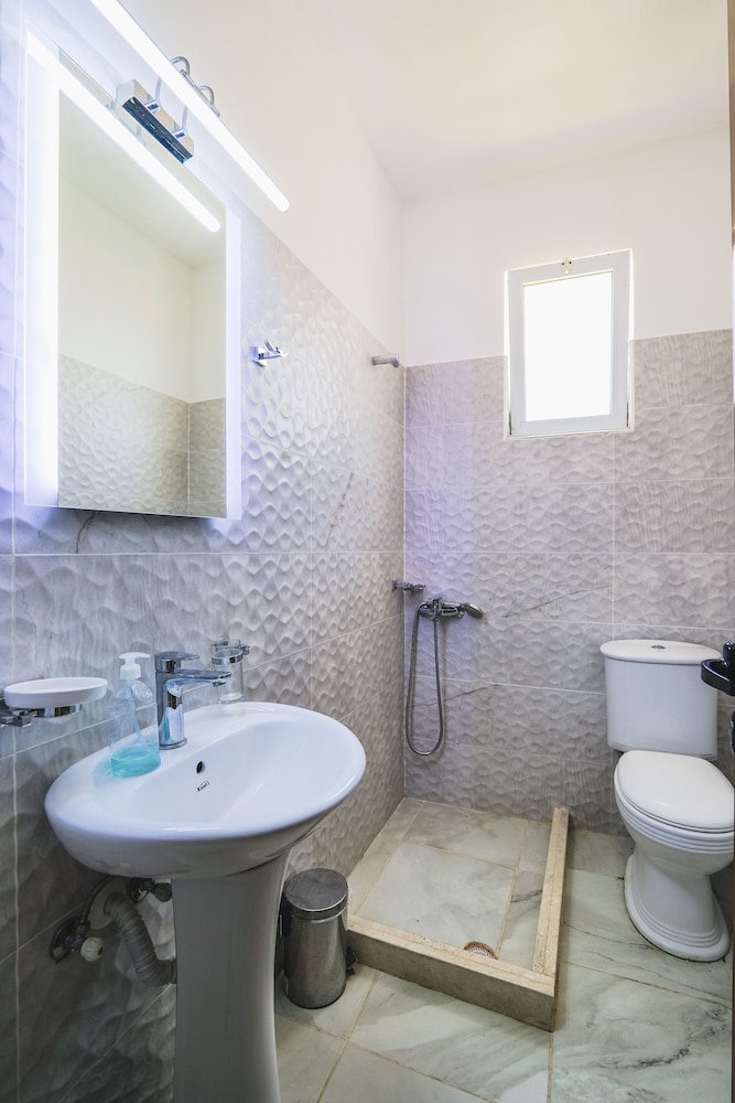 

Lamezia Terme - Sarandë - Hotel Summer Dream