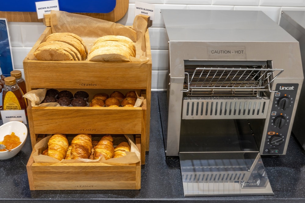 

Bari - Croydon - Holiday Inn Express London - Croydon, an IHG Hotel