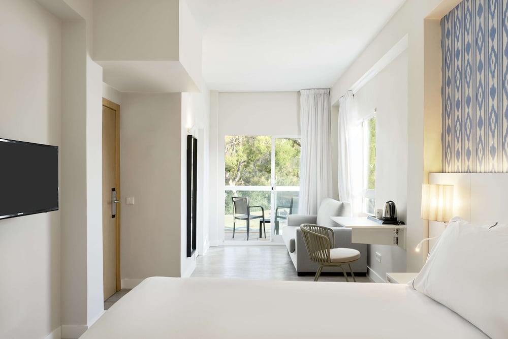 

Napoli - Calviá - Exe Portals Nous