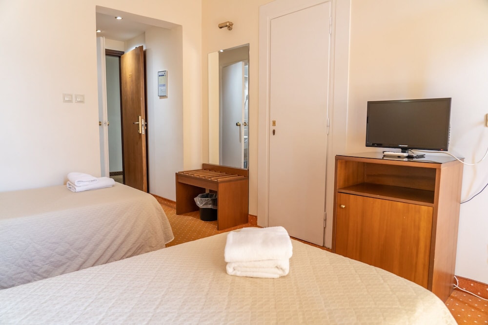 

Milano - Vouliagmeni - Four Seasons Hotel
