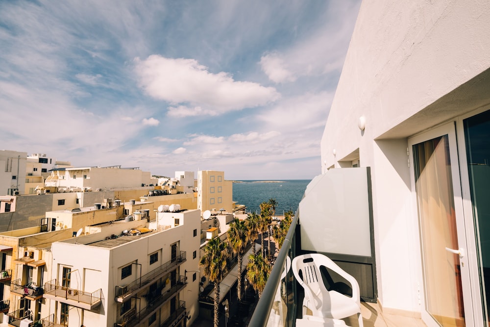 

Catania - Mellieha - Primera Hotel