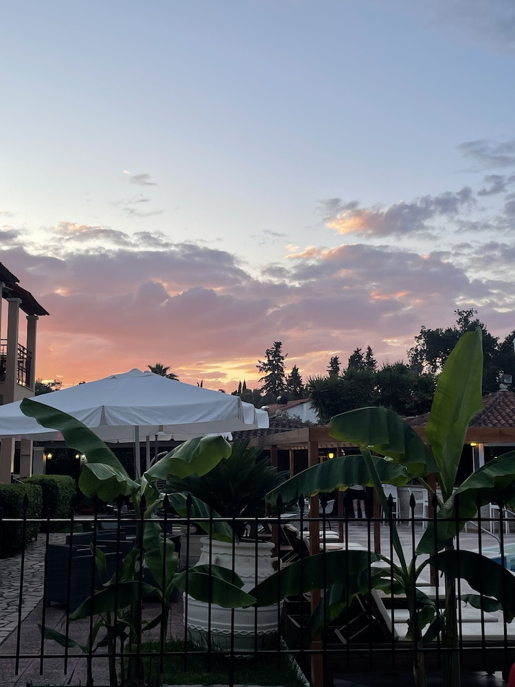 

Bologna - Kavos - Oula maisonettes