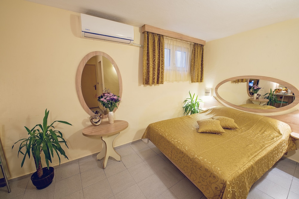 Milano - Varna - Hotel Color