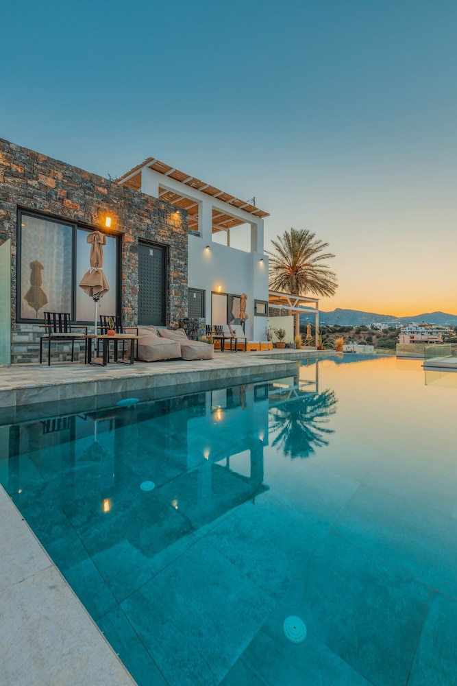 

Milano - Makry Gialos - Plakakia Luxury Apartments