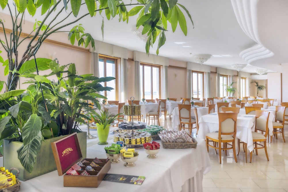 

Milano - Nettuno - Astura Palace Hotel