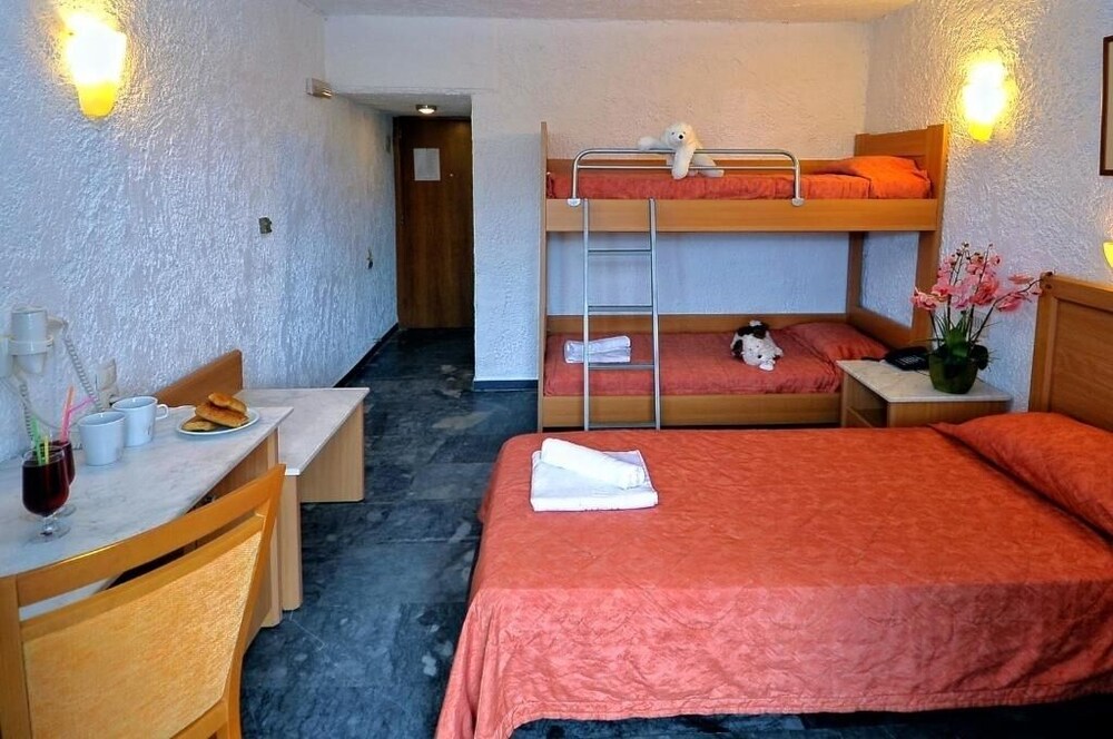 

Roma - Kokkíni Khánion - Karteros Hotel