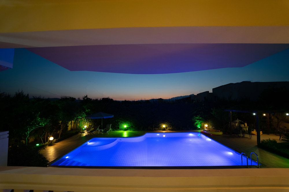 

Roma - Kolimbari - Golden Rose Suites